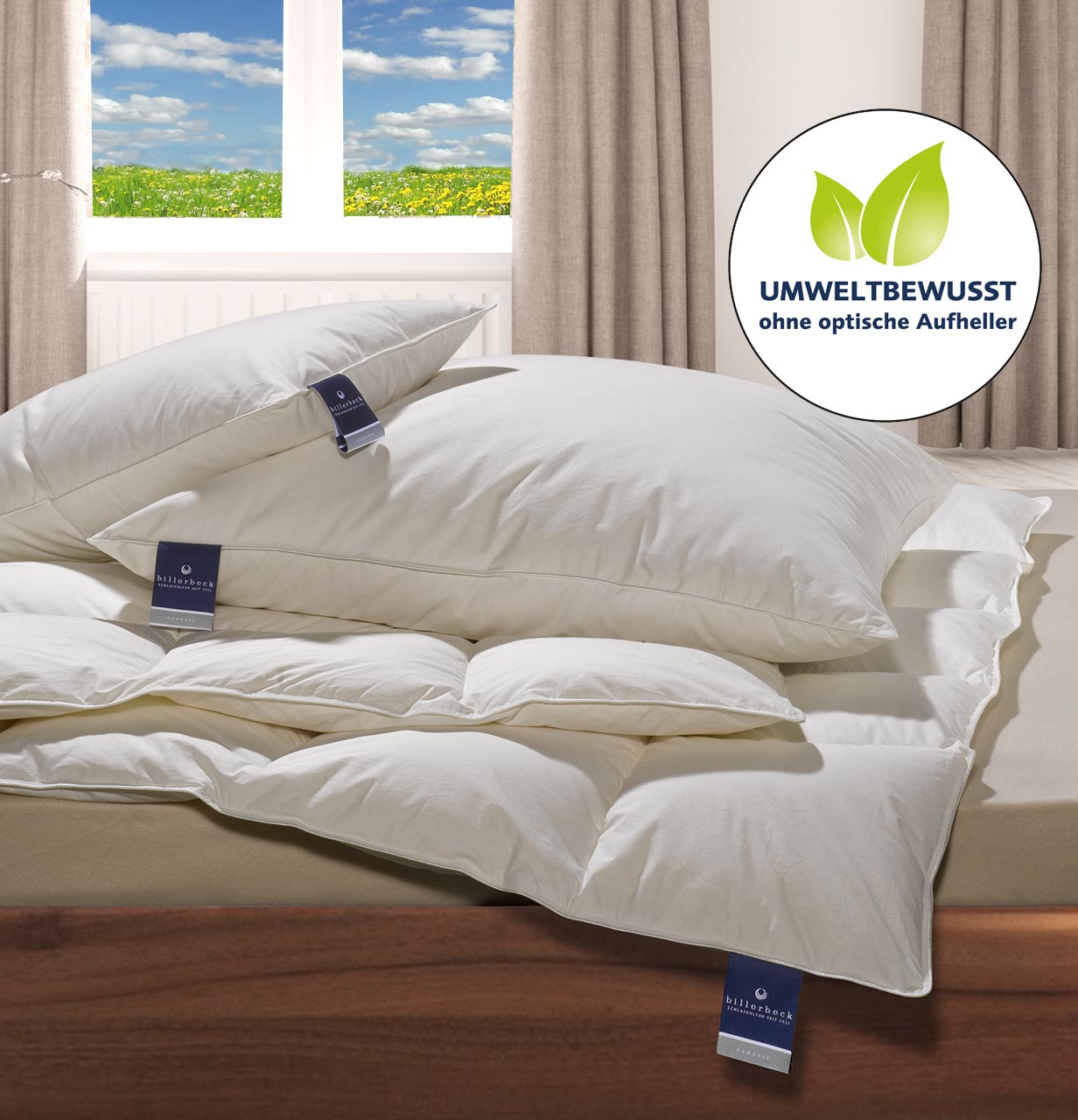 Daunendecke 306 NENA® - warm (Kassette II) 155 x 200 cm Stimmungsbild billerbeck Daunendecke Nena, Wärmelevel mittel, Decken und Kissen auf Bett