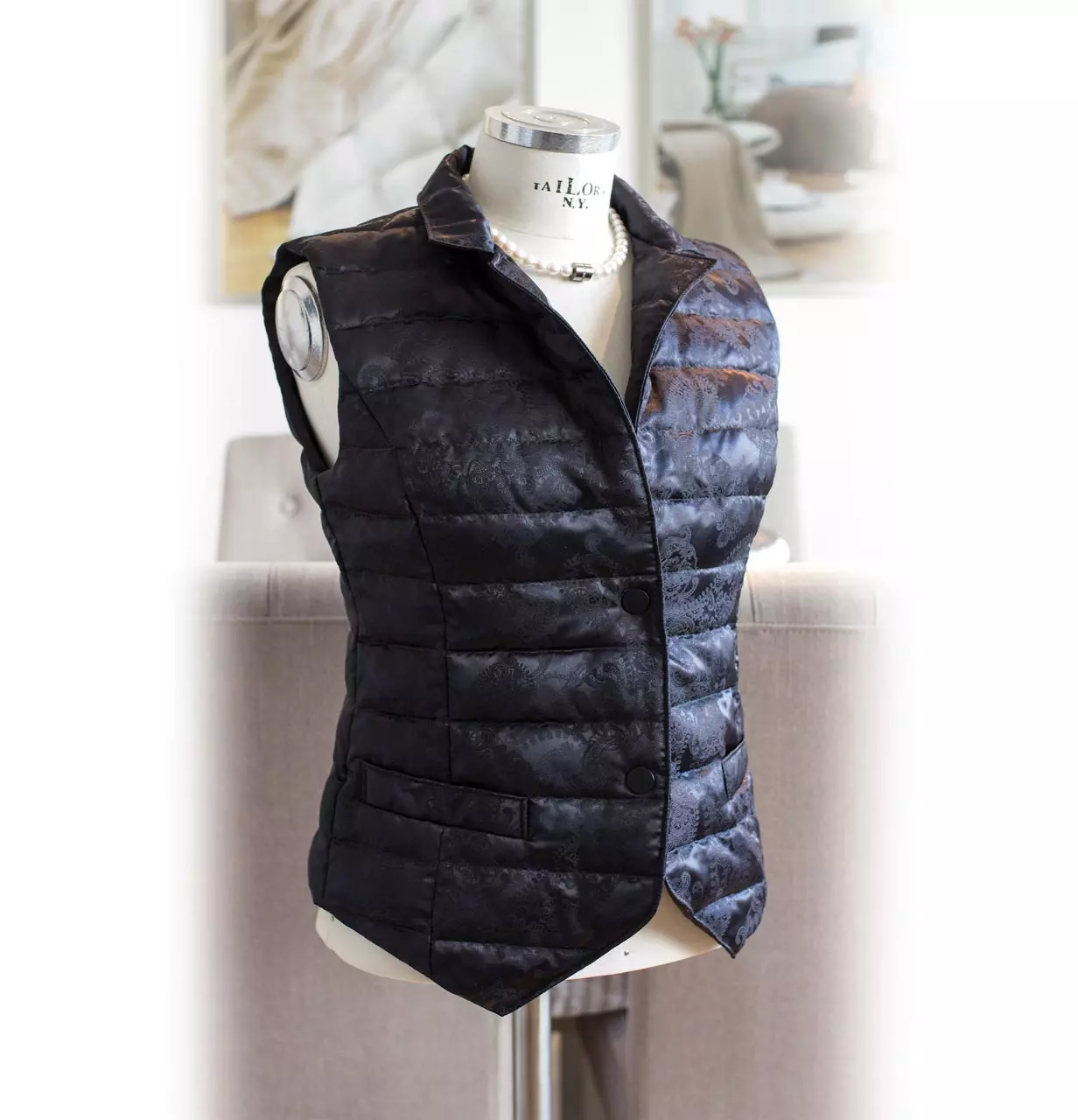 billerbeck Daunenweste für Damen mit 100 % Seide in Schwarz - Seitenansicht