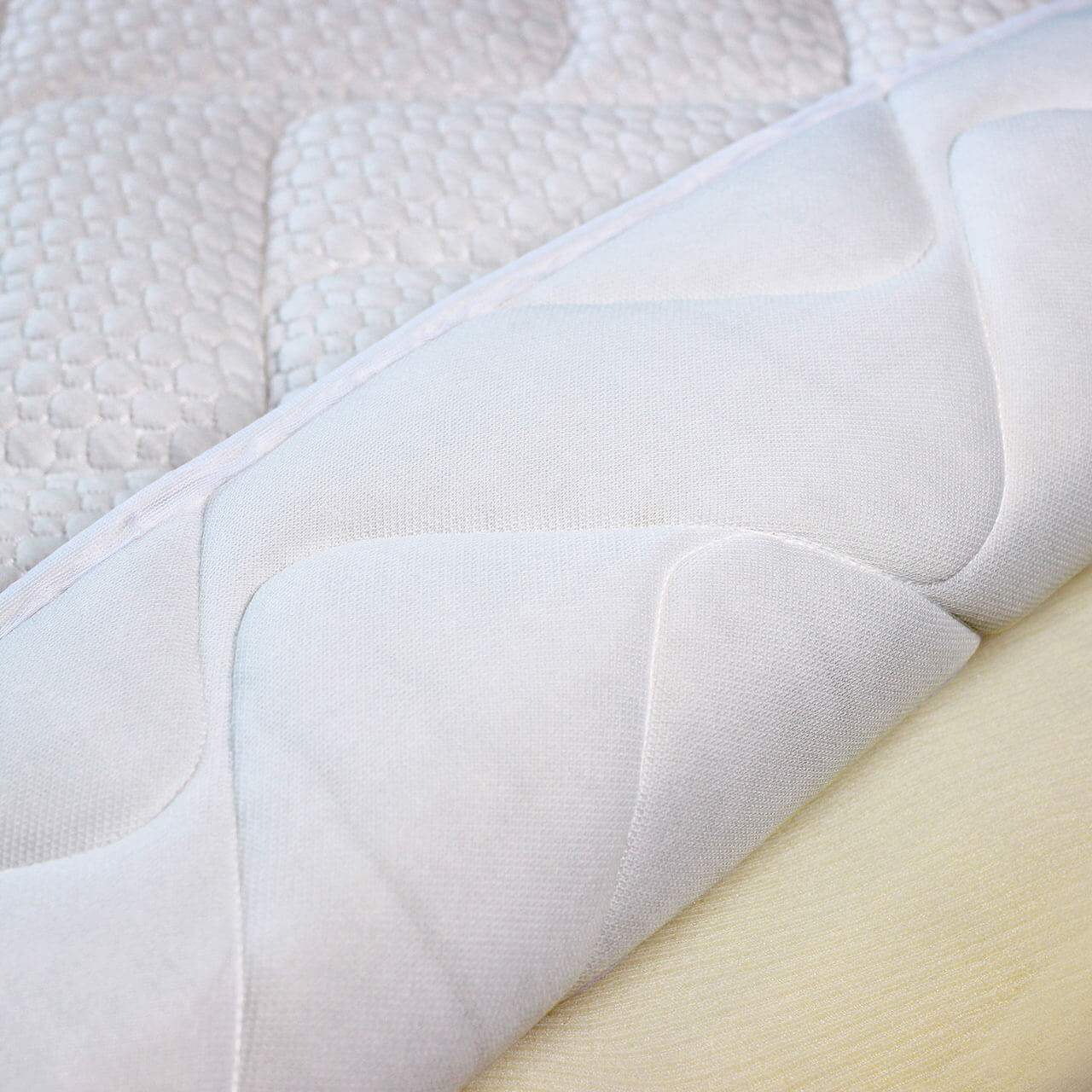 Unfolded mattress cover with view of the mattress core, billerbeck Wellfoam